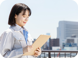 作業着の女性